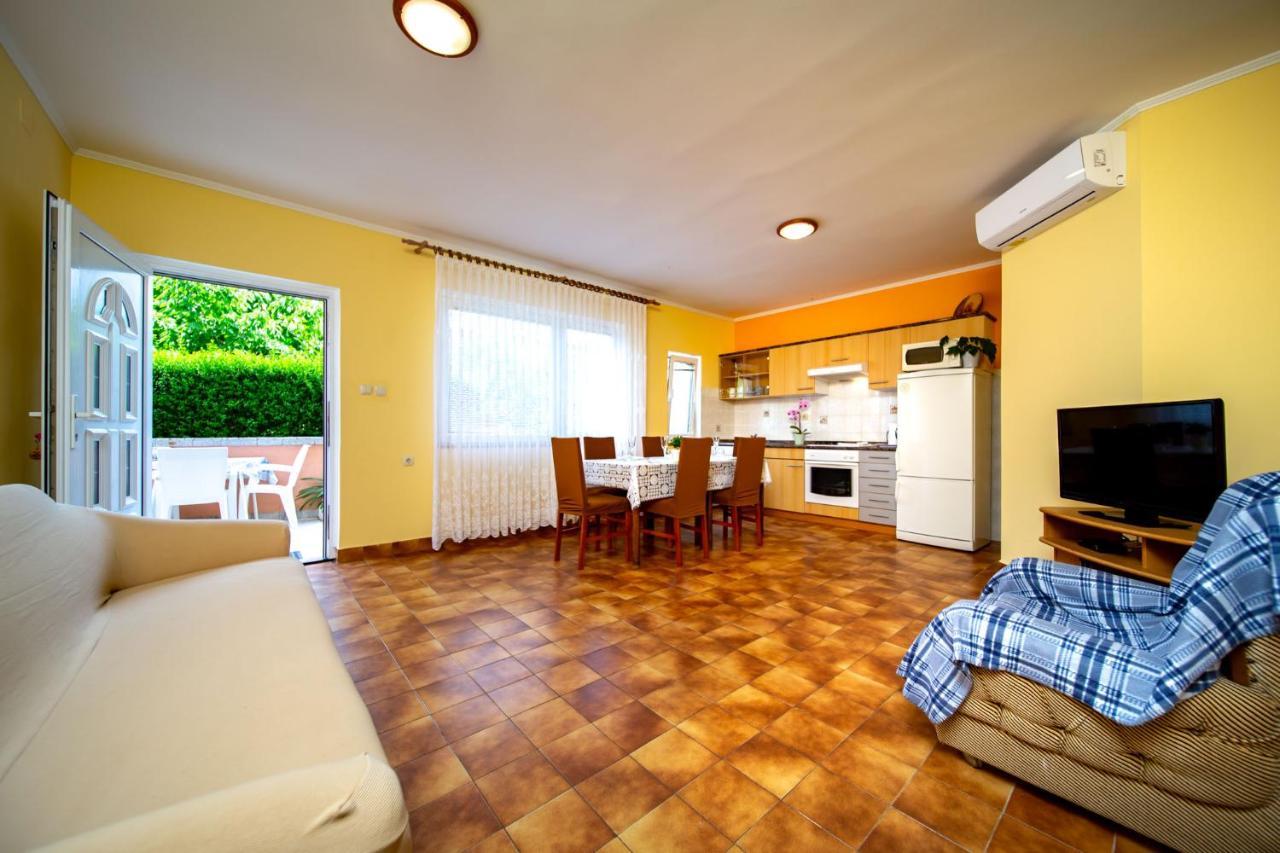Kastell Apartments Lopar Exterior foto
