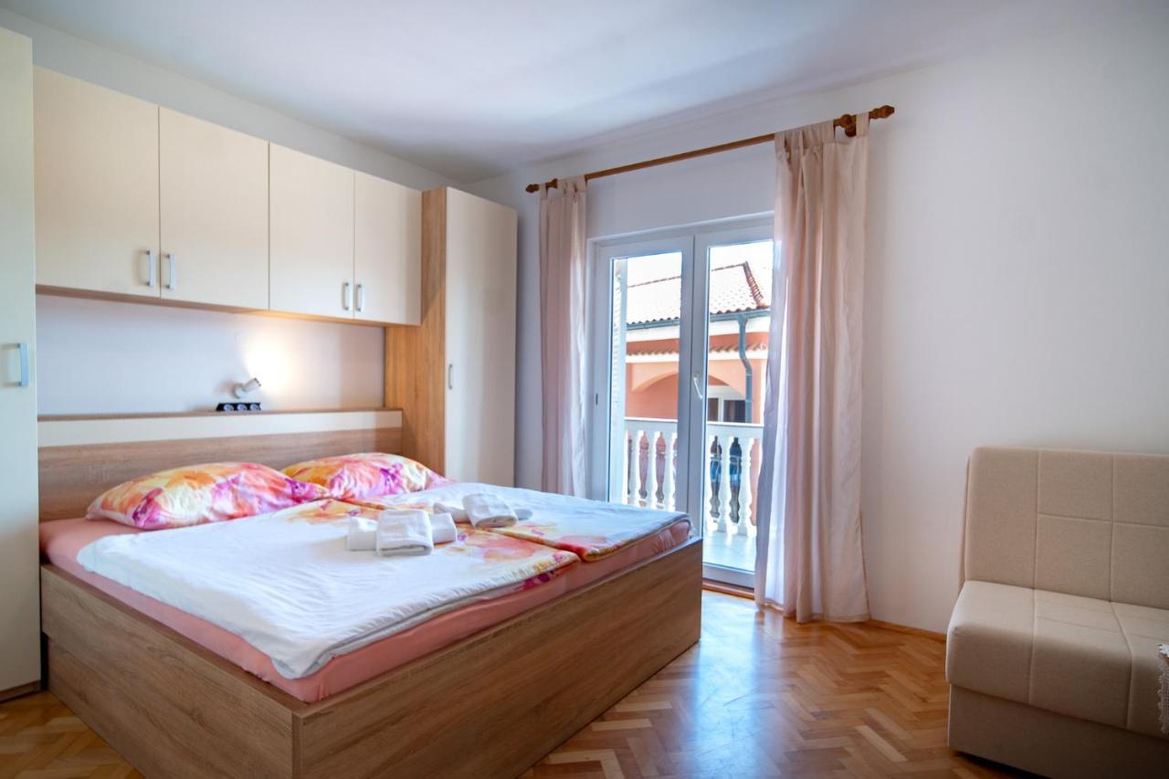 Kastell Apartments Lopar Exterior foto