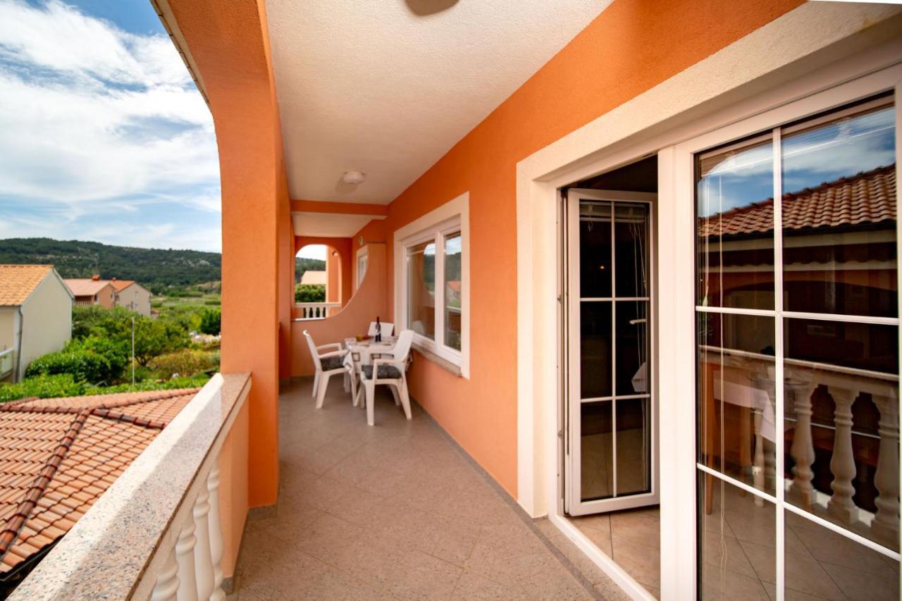 Kastell Apartments Lopar Exterior foto