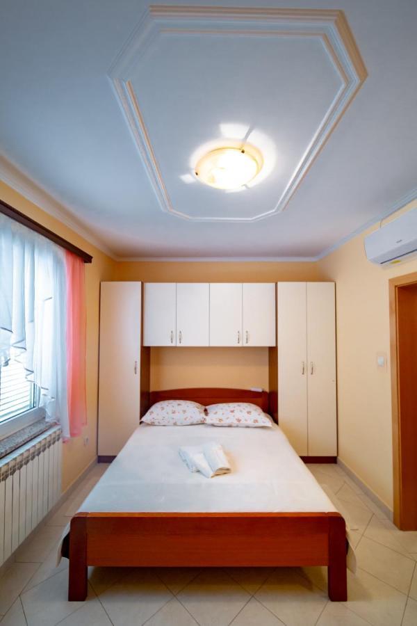 Kastell Apartments Lopar Exterior foto