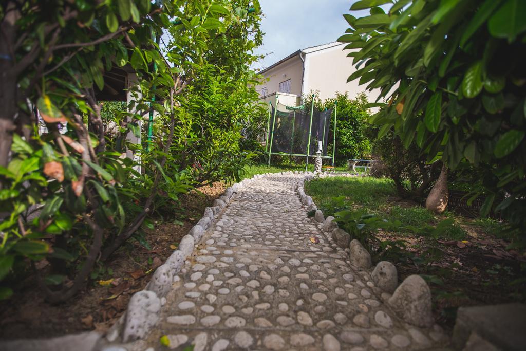 Kastell Apartments Lopar Exterior foto