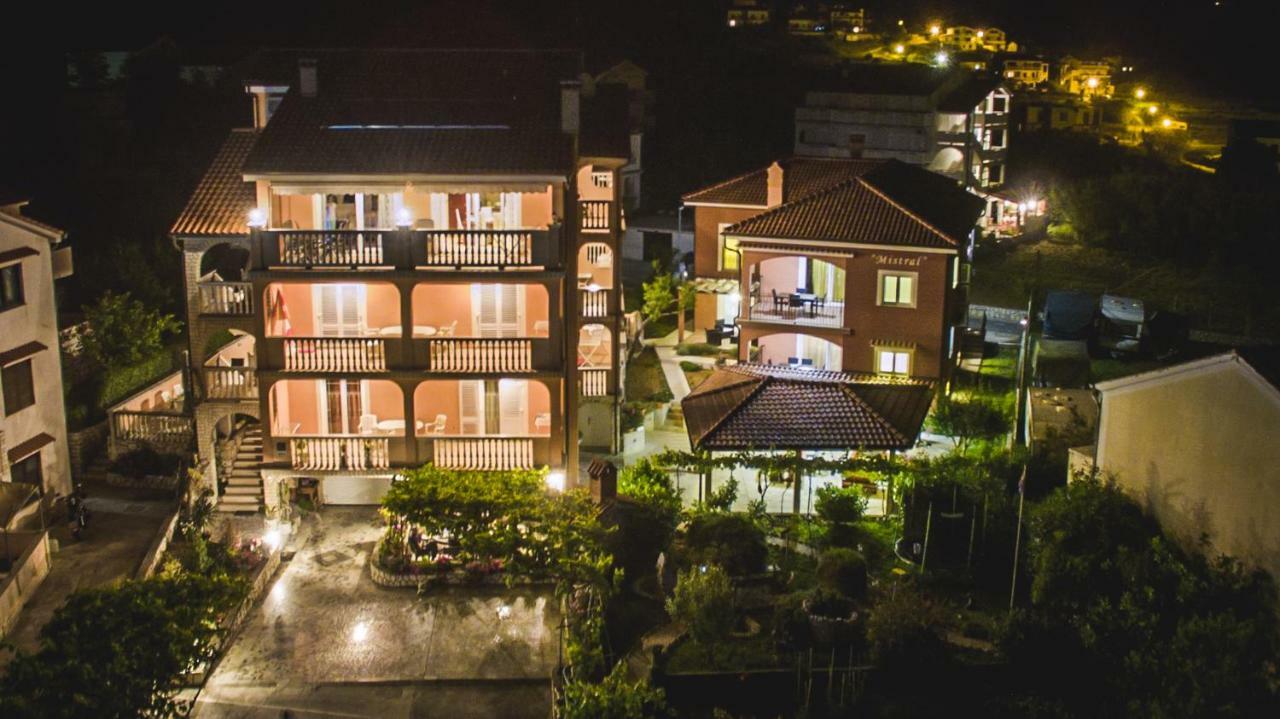 Kastell Apartments Lopar Exterior foto